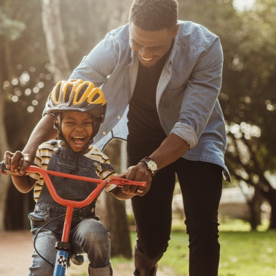 Parents avec enfants et conseillère