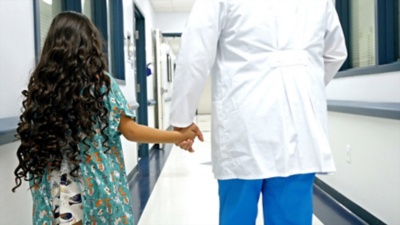 より多元のヘルスケア企业务に选ばれいる工作日のビデオ