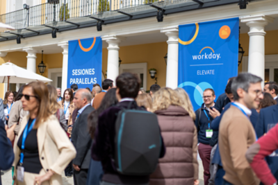 Attendees meeting up together 