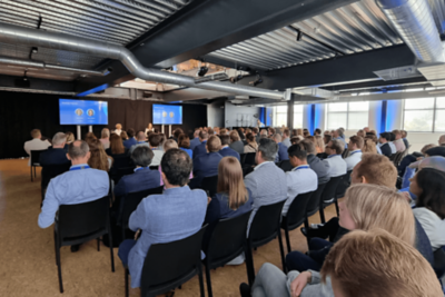Watching speeches by attendees 