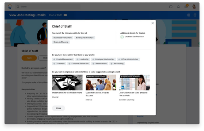Usuario viendo análisis de asociación de puesto y contenido de aprendizaje recomendado en Career Hub